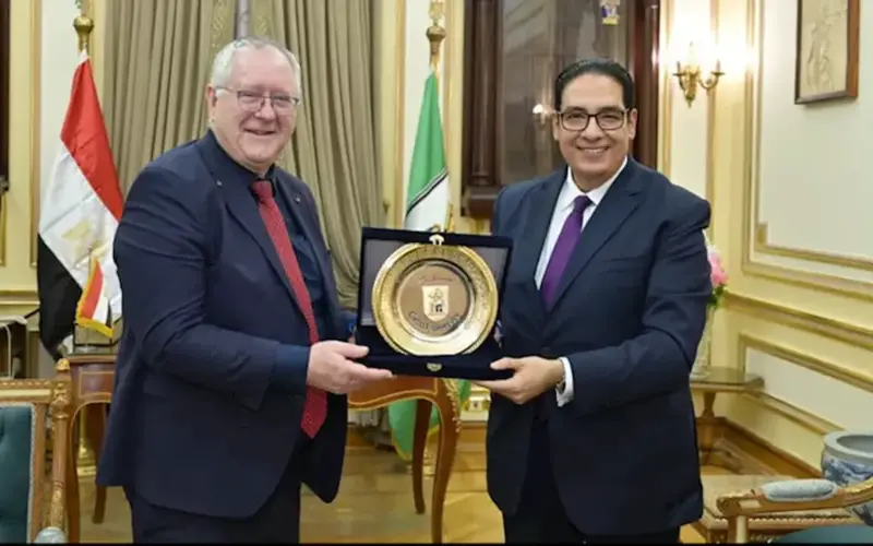 رئيس جامعة القاهرة يستقبل نظيره بجامعة بون الألمانية لمناقشة تعزيز التعاون